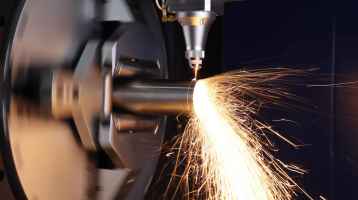 파이버 레이저로 나무, 플라스틱, 유리를 절단할 수 있나요?