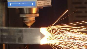 15000와트 파이버 레이저 커팅 머신은 얼마나 두껍게 절단할 수 있습니까?